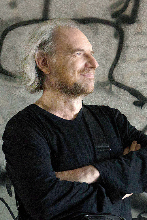 Literature and photography, two ways of capturing the invisible