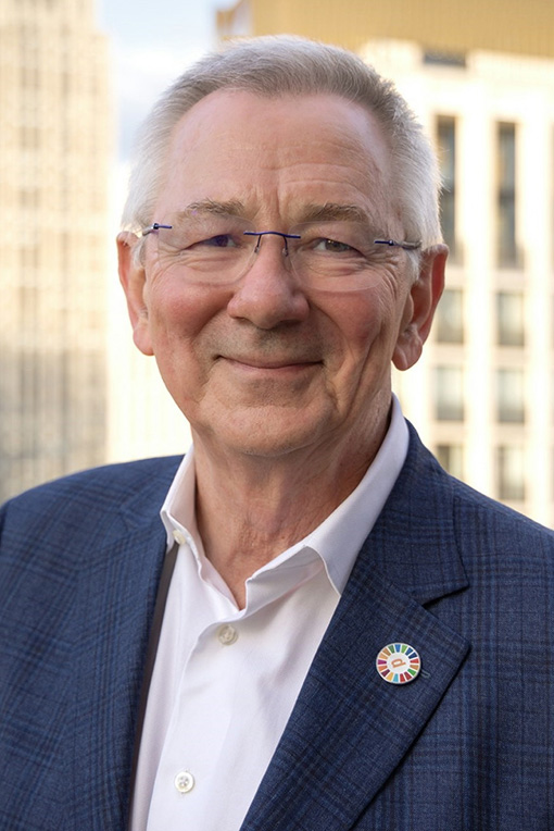 Climate change, energy transition, and global environmental governance